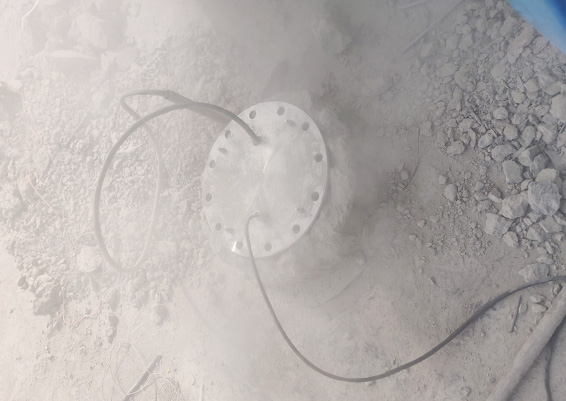 利馬克雷達(dá)物位計(jì)在水泥倉(cāng)中的應(yīng)用案例(圖1) 利馬克雷達(dá)物位計(jì)在水泥倉(cāng)中的應(yīng)用案例(圖1)