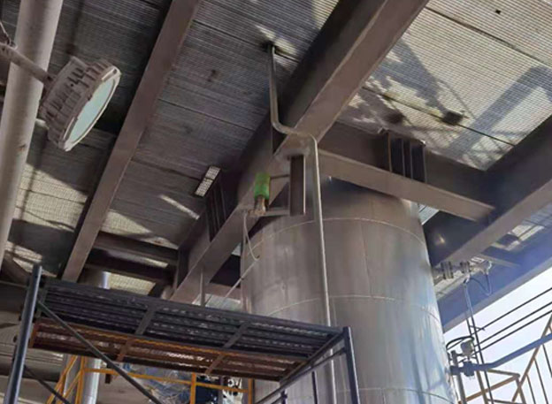 Na-22放射性儀表 多晶硅生產(chǎn)裝置儲(chǔ)罐測控現(xiàn)場(圖2) Na-22放射性儀表 多晶硅生產(chǎn)裝置儲(chǔ)罐測控現(xiàn)場(圖2)